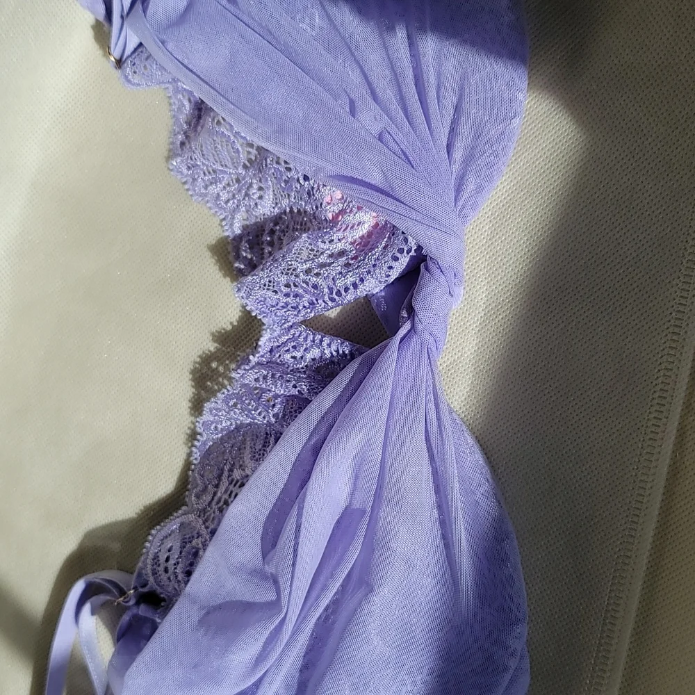NEW VS LILAC LACY SHEER BRA  36C - Picture 5 of 7
